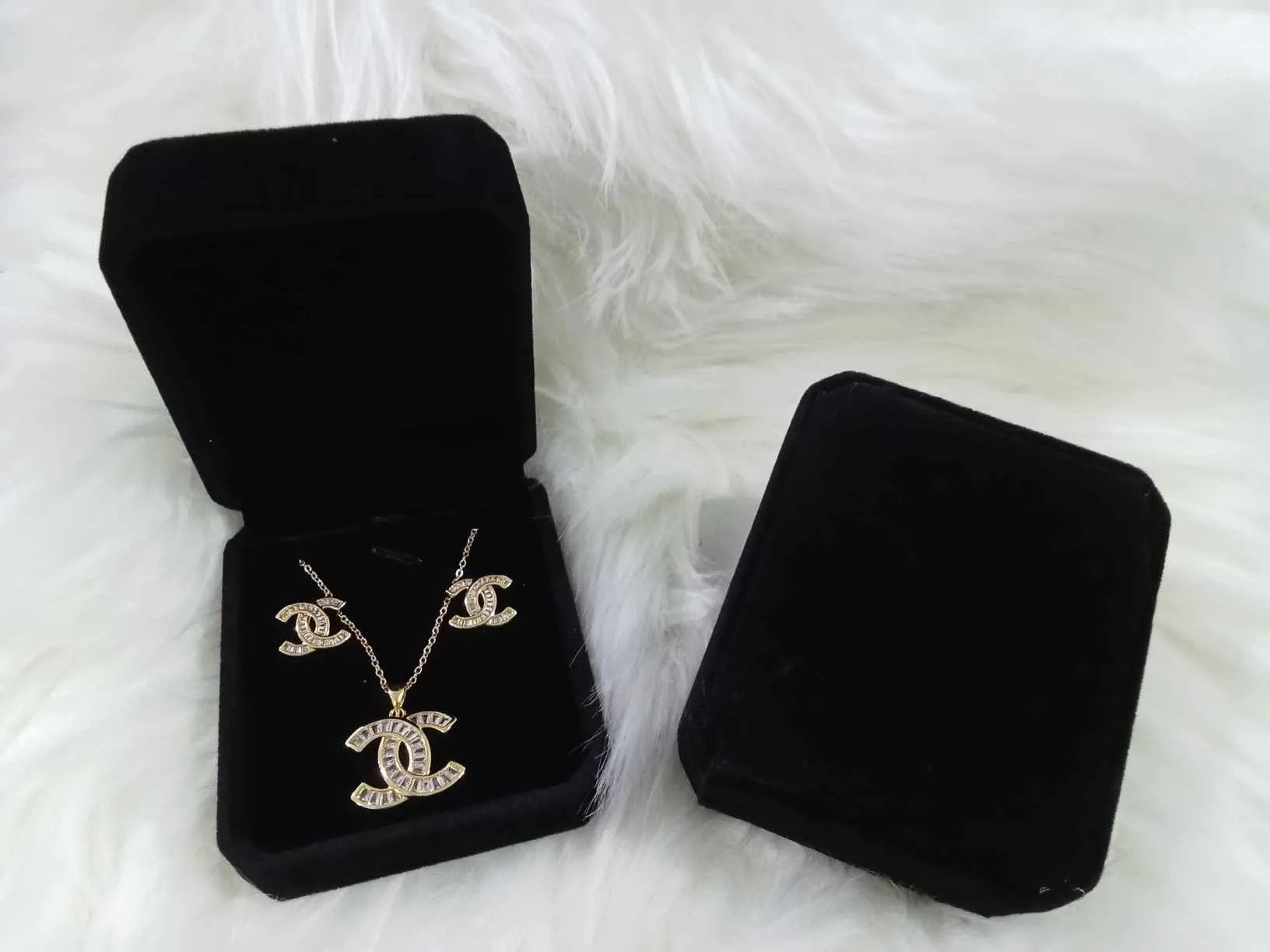 Baguette style Necklace - Image 2