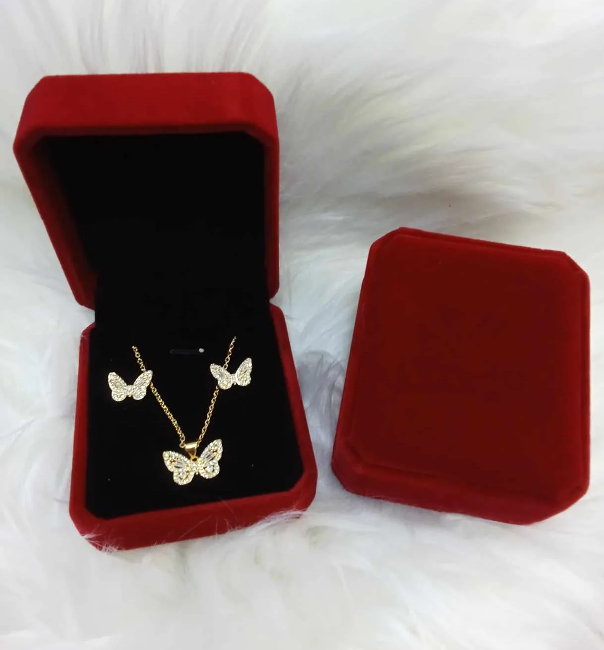 White Zirconia Butterfly Necklace - Image 4
